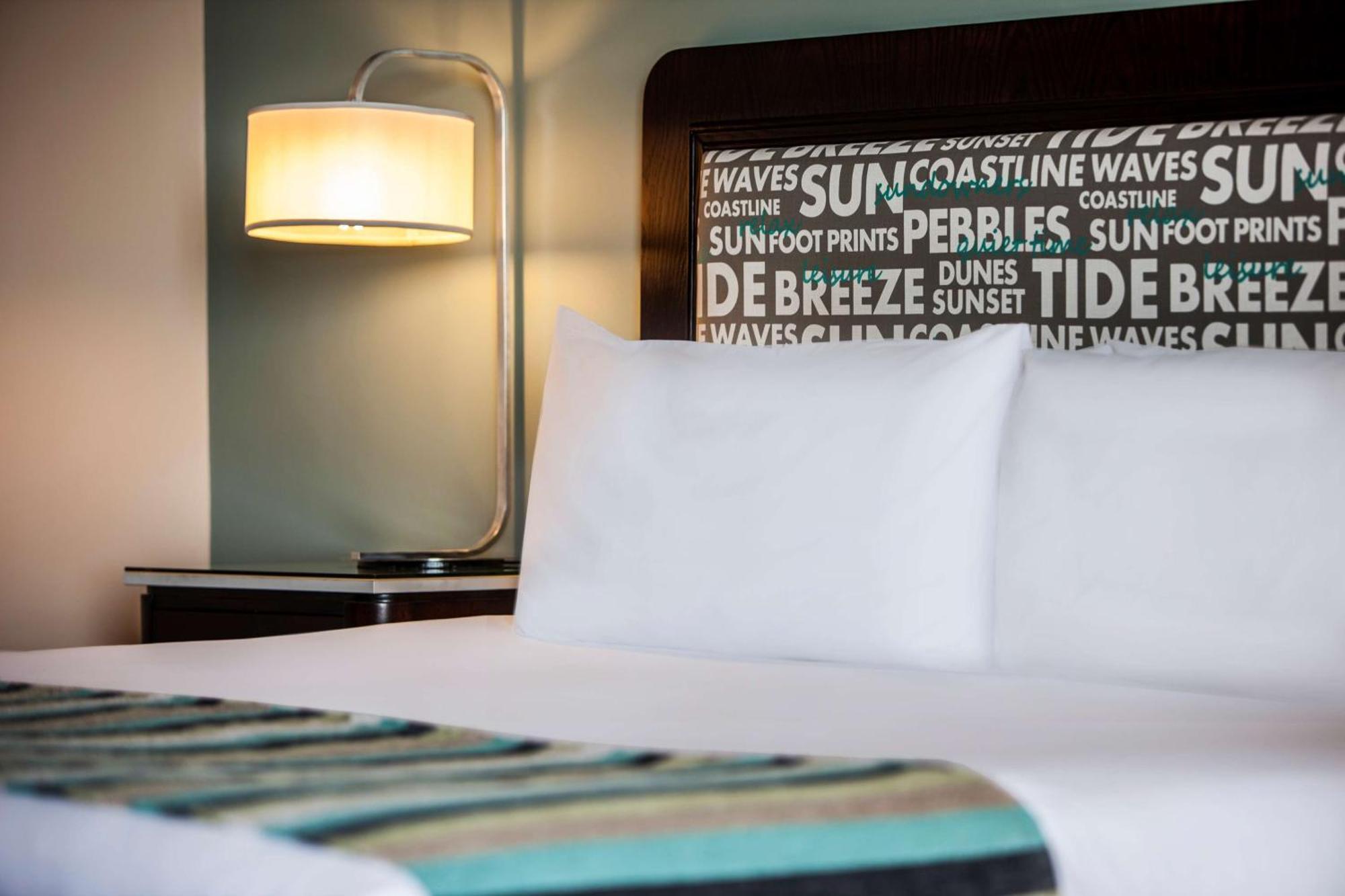 Garden Court East London Hotel Екстериор снимка