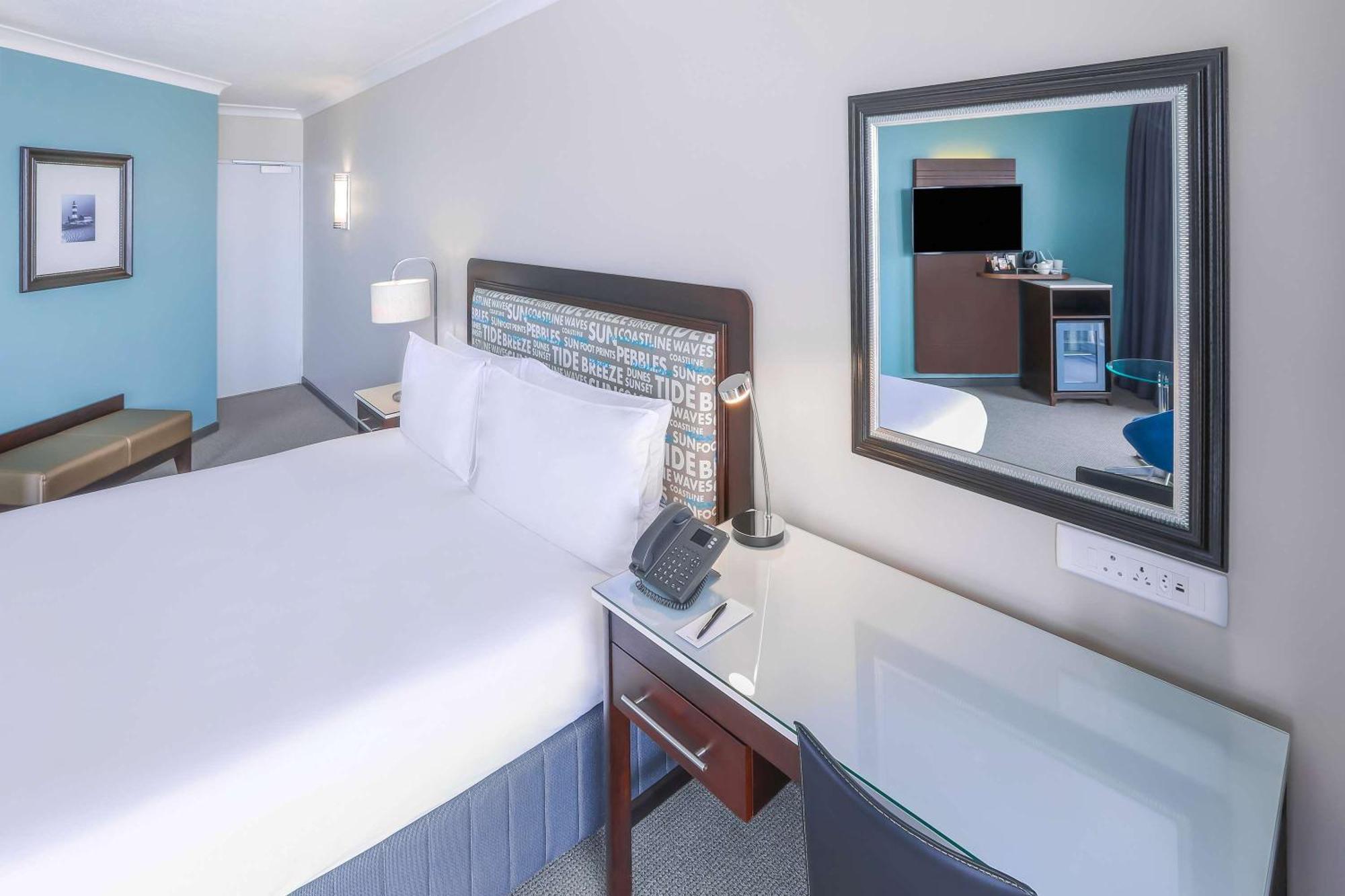 Garden Court East London Hotel Екстериор снимка