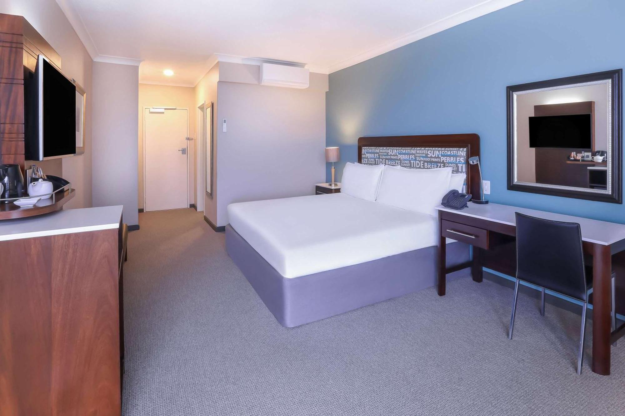 Garden Court East London Hotel Екстериор снимка