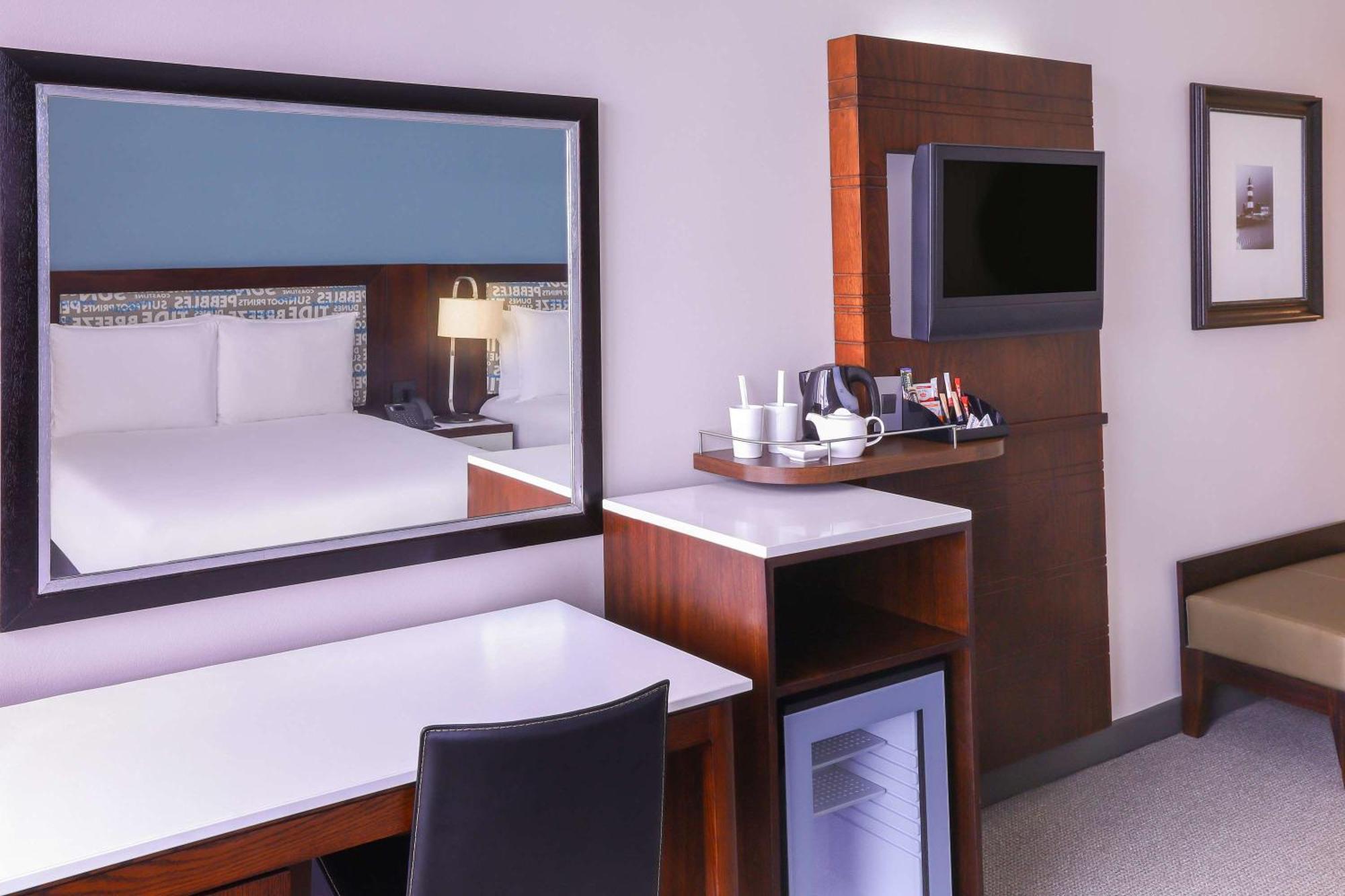 Garden Court East London Hotel Екстериор снимка